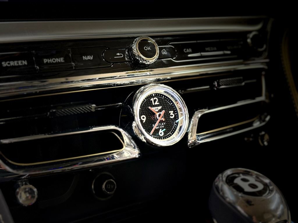 Used 2022 Bentley Flying Spur Plug-In Hybrid image 97