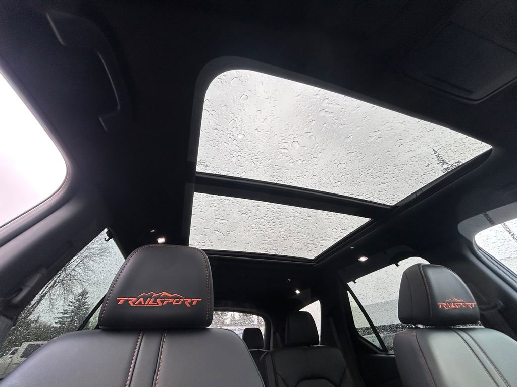 Used 2025 Honda Pilot TrailSport image 27