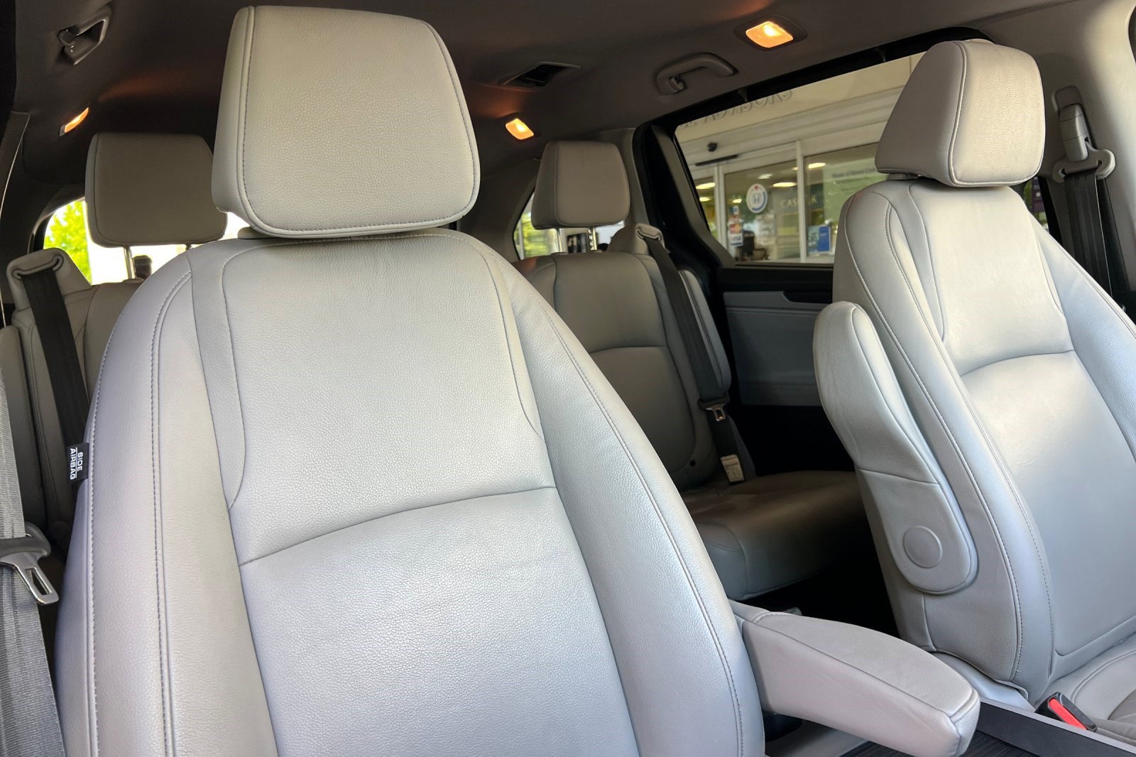 Used 2023 Honda Odyssey EX-L image 31