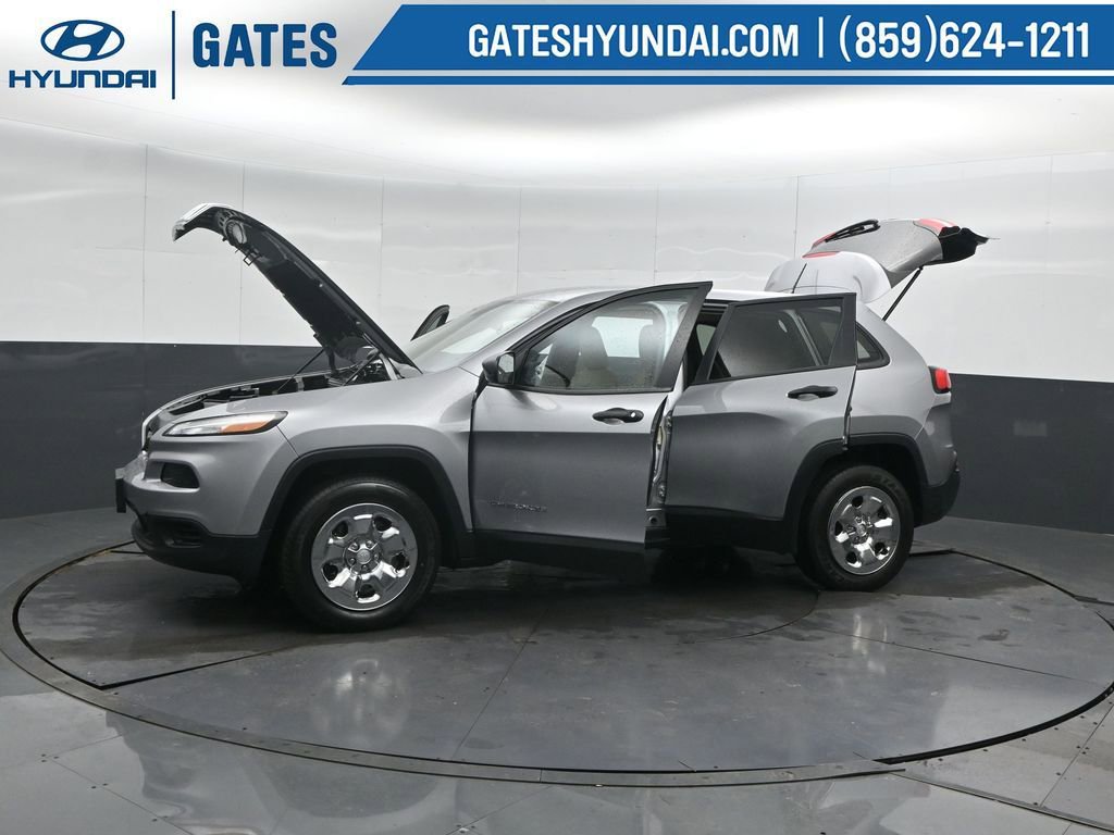 Used 2017 Jeep Cherokee Sport w/ Safety Group image 48
