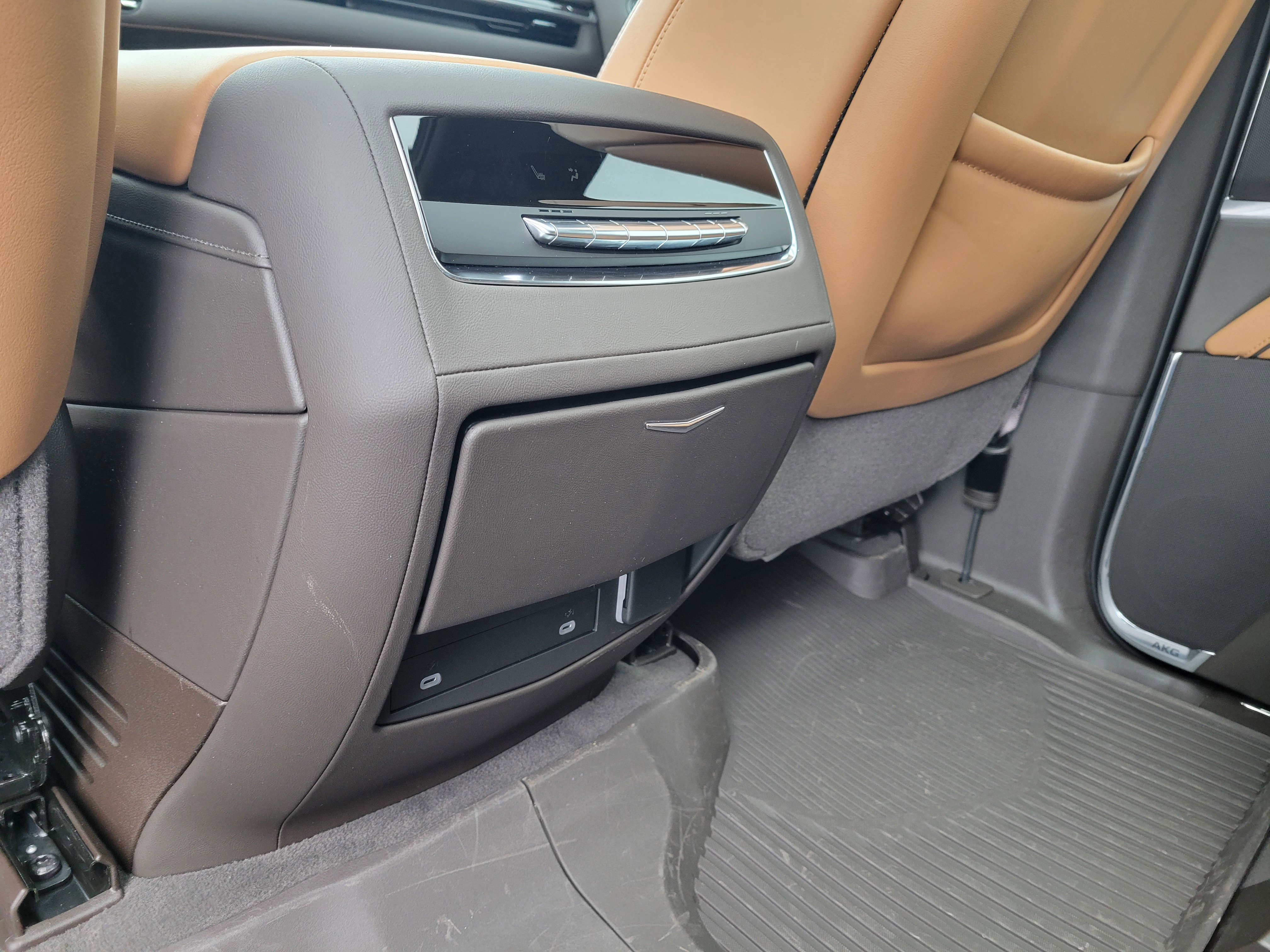 Certified 2023 Cadillac Escalade Premium Luxury AWD/4WD image 36