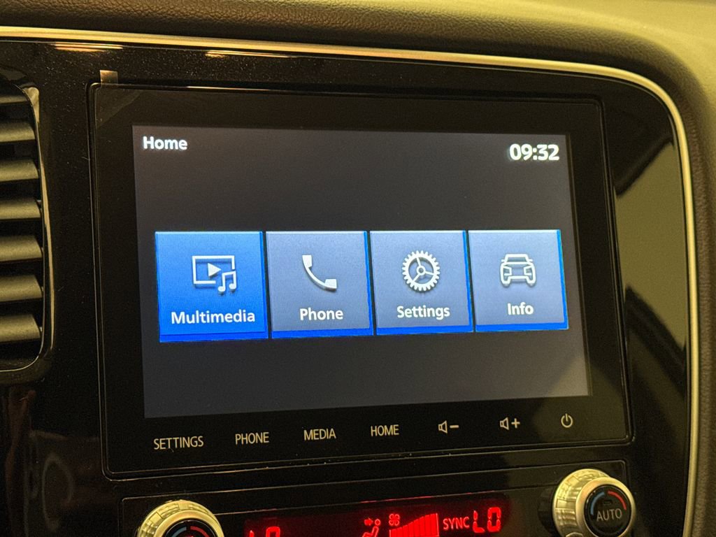 Used 2020 Mitsubishi Outlander FWD image 24