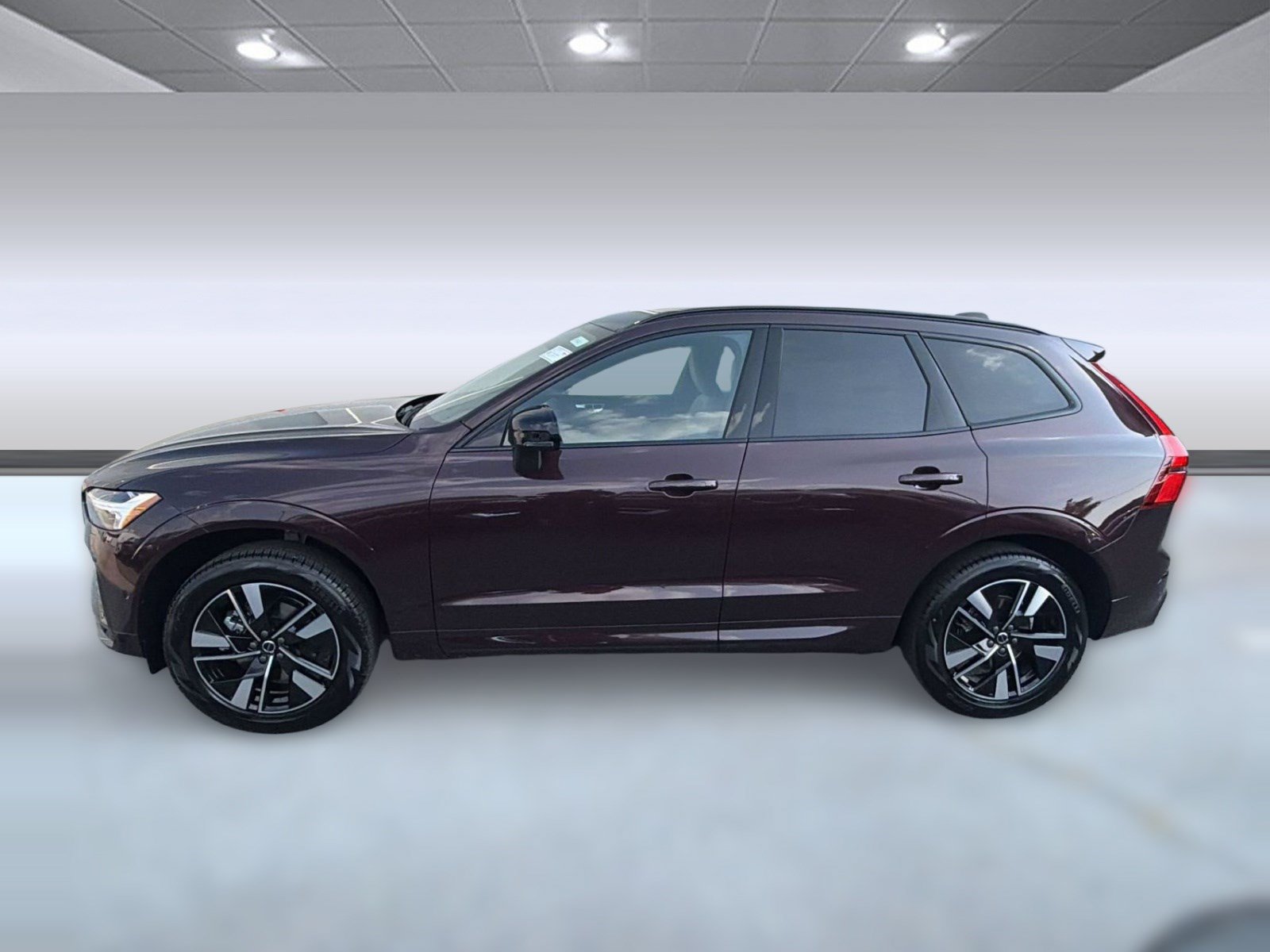 New 2026 Volvo XC60 B5 Plus w/ Climate Package AWD/4WD image 2