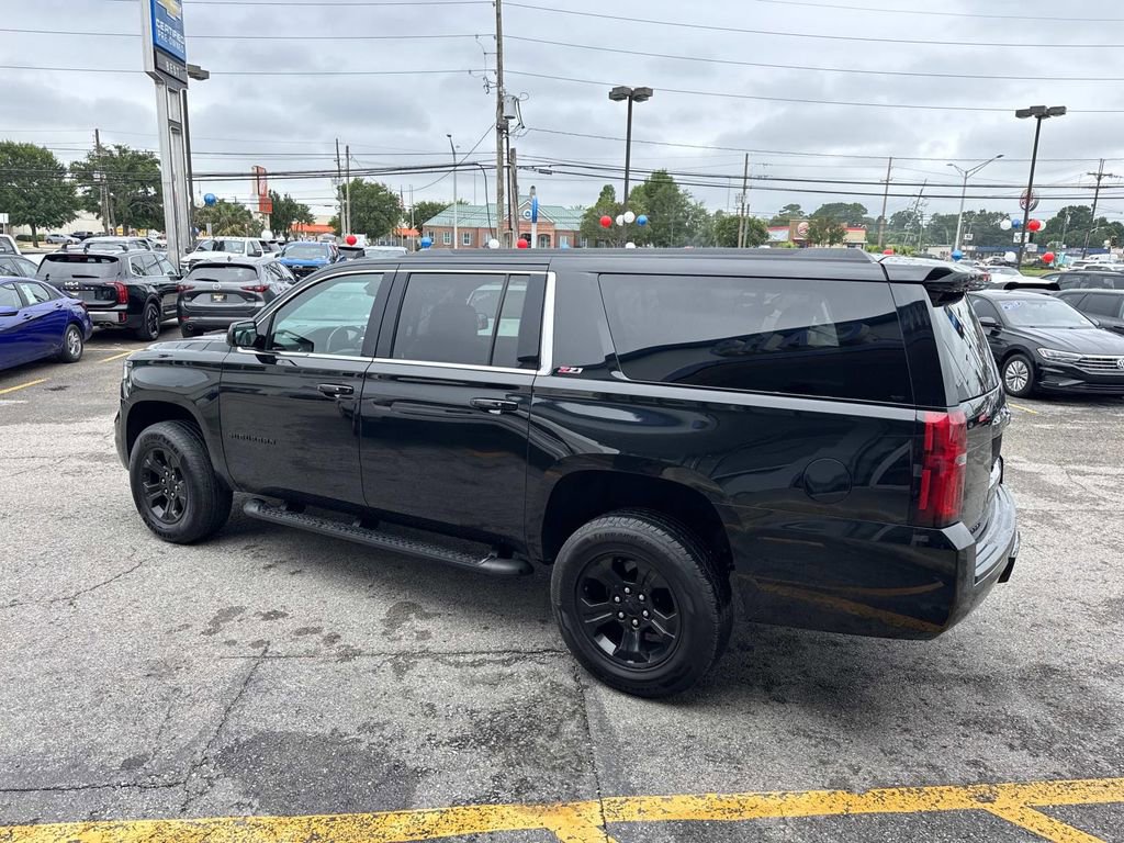 Used 2018 Chevrolet Suburban LT AWD/4WD image 6