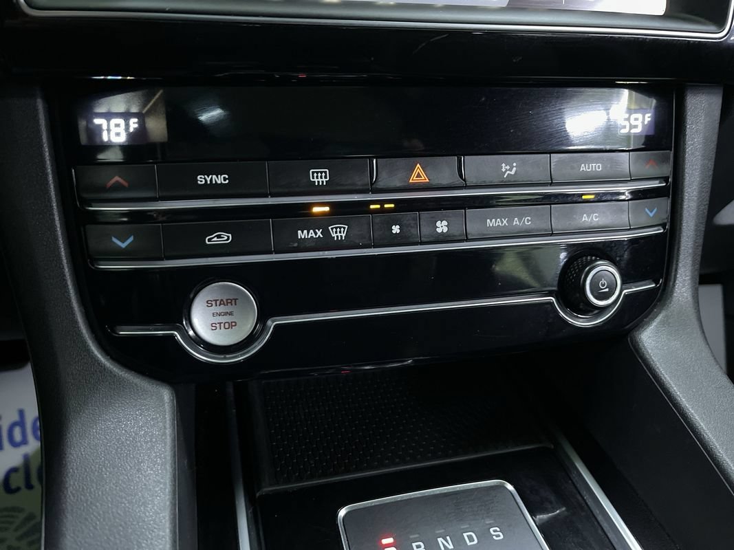 Used 2019 Jaguar F-PACE Premium AWD/4WD image 23