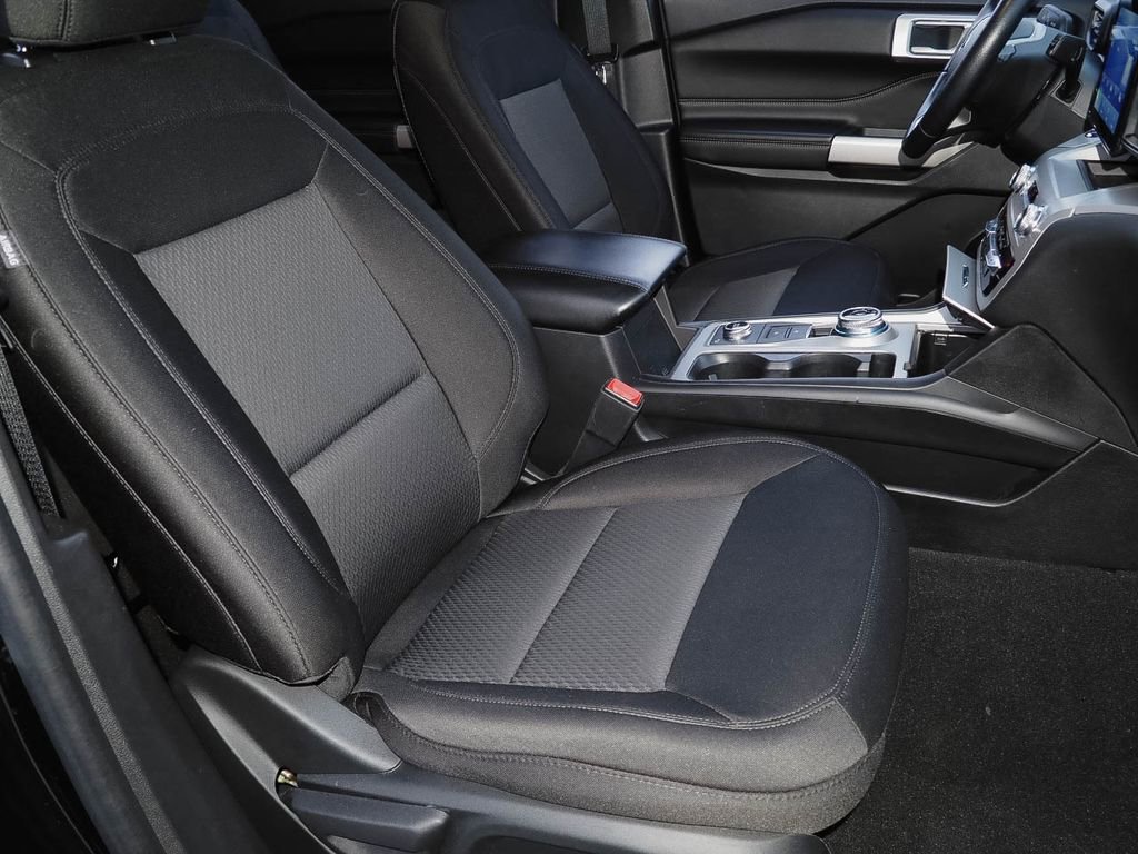 Used 2023 Ford Explorer XLT image 20