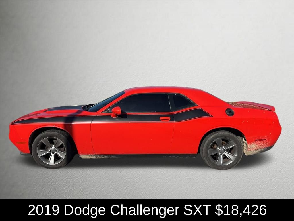 Used 2019 Dodge Challenger SXT RWD image 6