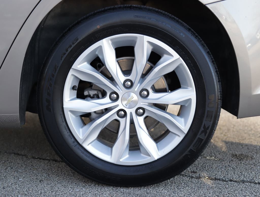 Used 2025 Chevrolet Malibu LT FWD image 33
