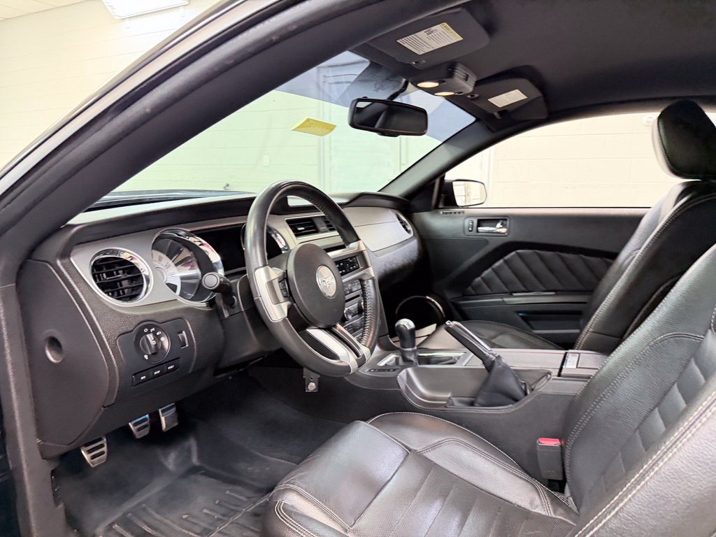 Used 2010 Ford Mustang GT RWD image 17