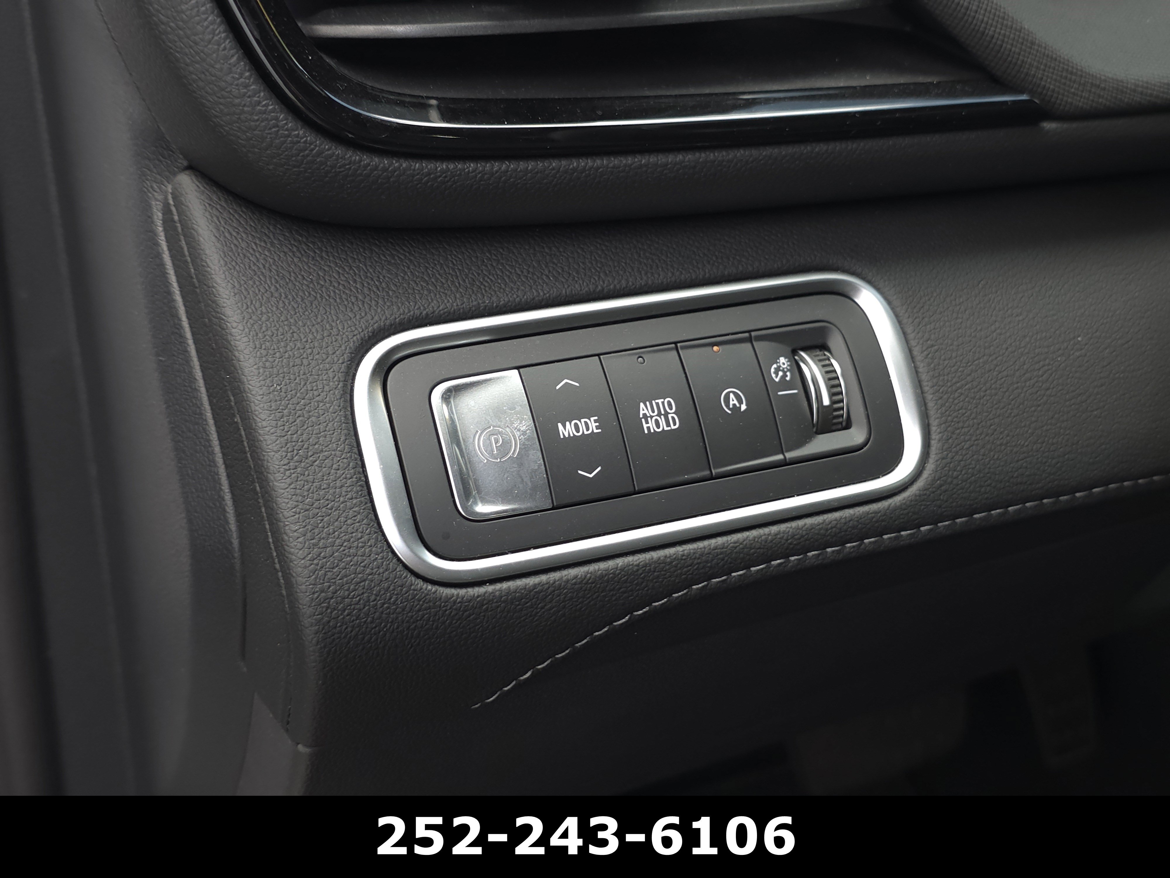 Used 2025 Buick Enclave Sport Touring w/ Super Cruise Package FWD image 27