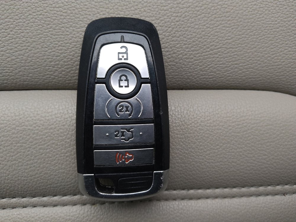 Used 2019 Ford Fusion SEL image 32