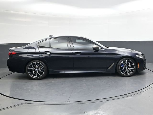 Used 2023 BMW M550i xDrive w/ Dynamic Handling Package image 3