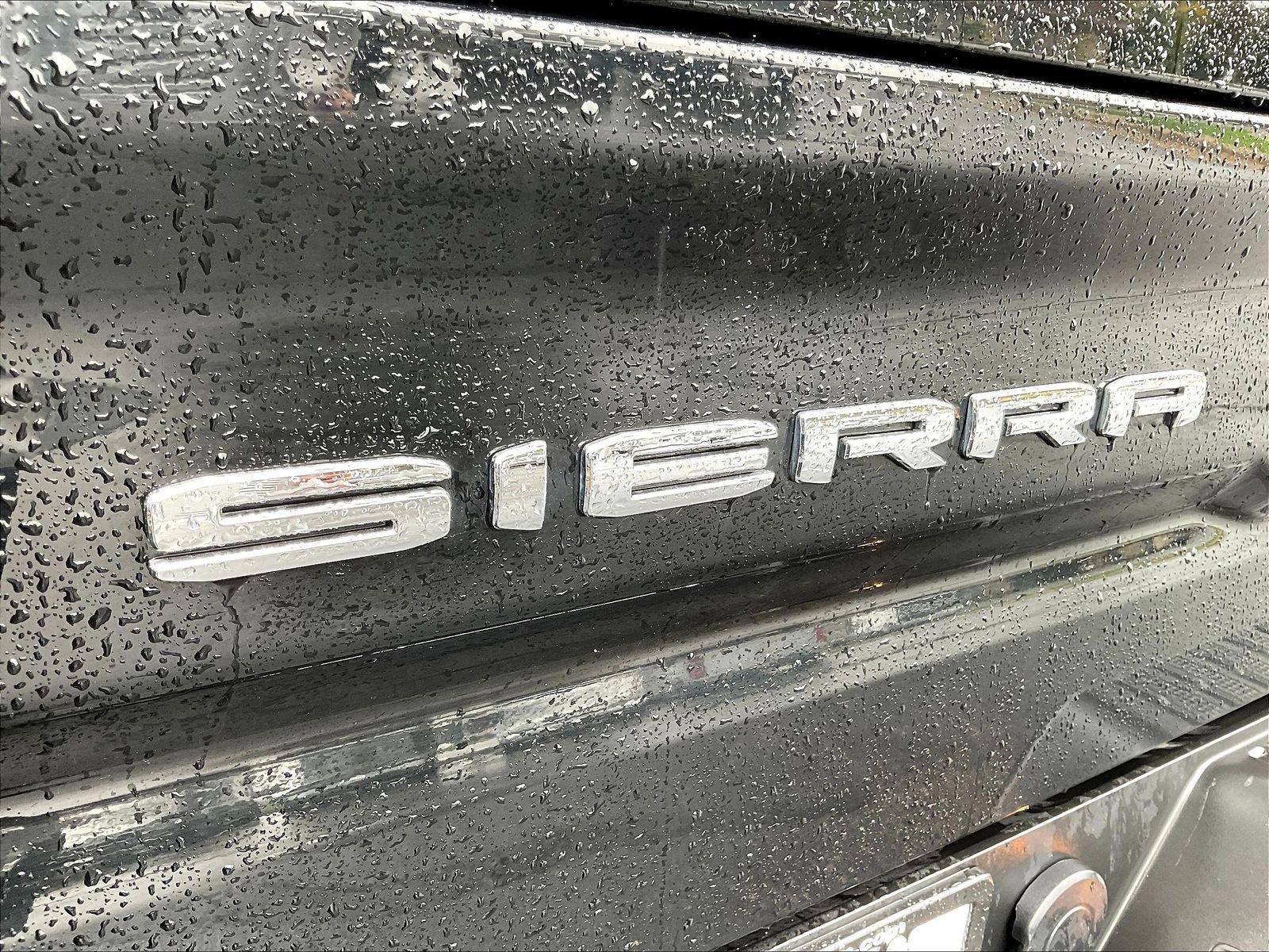 Used 2023 GMC Sierra 1500 AT4 w/ Technology Package AWD/4WD image 28