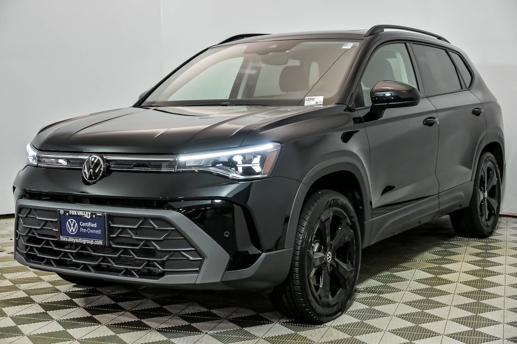 Used 2025 Volkswagen Taos SE AWD/4WD image 5