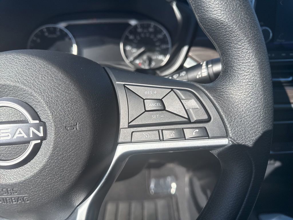 Used 2025 Nissan Altima 2.5 SV image 17