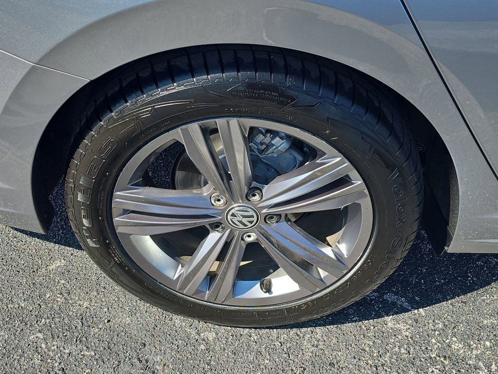 Used 2021 Volkswagen Jetta R-Line w/ R-Line Cold Weather Package image 7