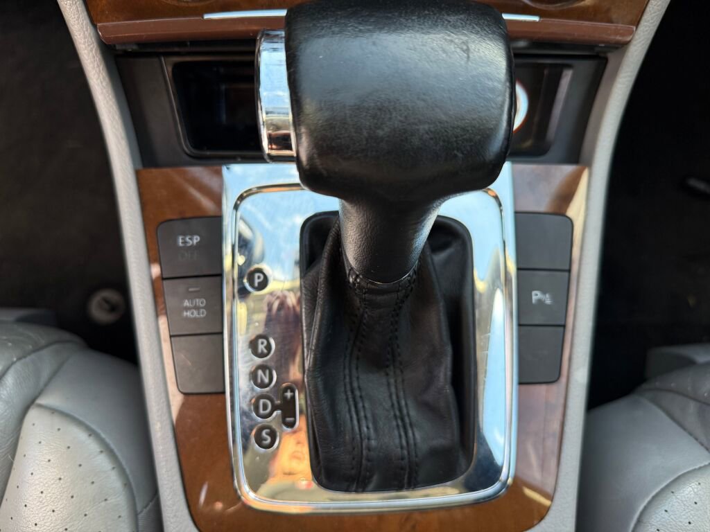 Used 2007 Volkswagen Passat 3.6 image 12