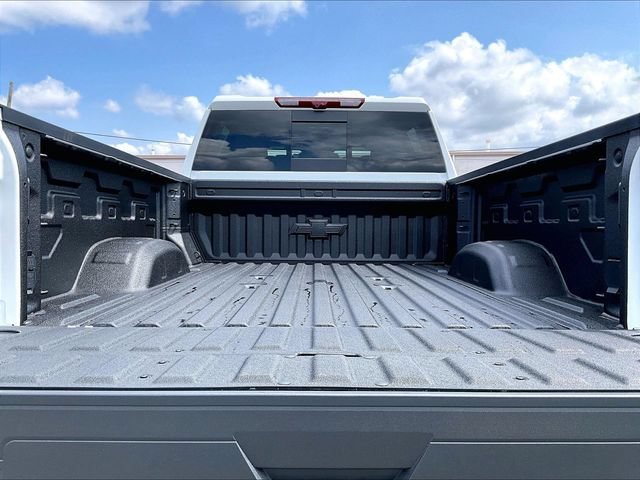 New 2026 Chevrolet Silverado 2500 ZR2 w/ LPO, Dark Essentials Package AWD/4WD image 15