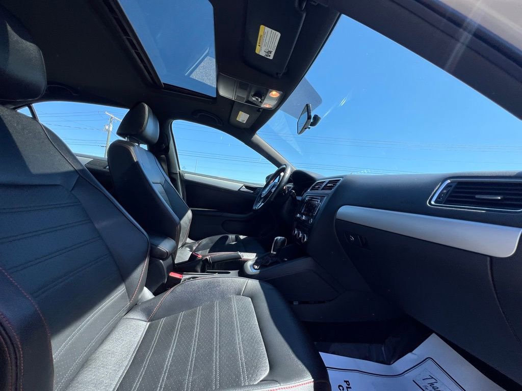 Used 2013 Volkswagen Jetta GLI image 16