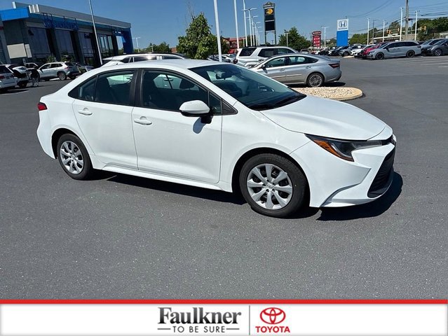 Used 2023 Toyota Corolla LE FWD image 3