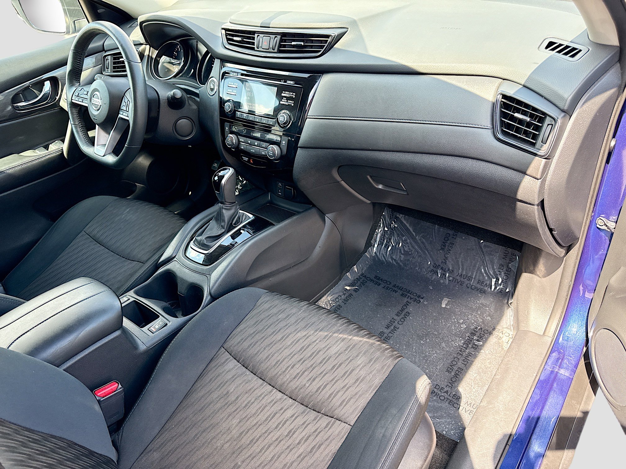 Used 2017 Nissan Rogue SV FWD image 13