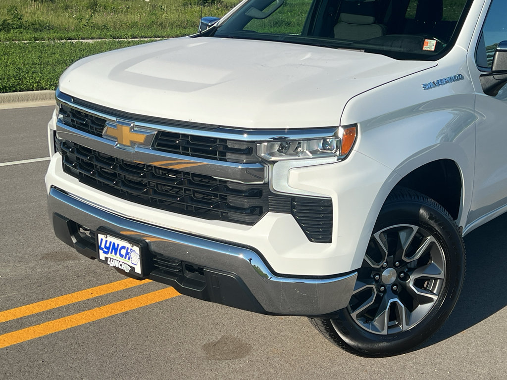 Used 2023 Chevrolet Silverado 1500 LT AWD/4WD image 8
