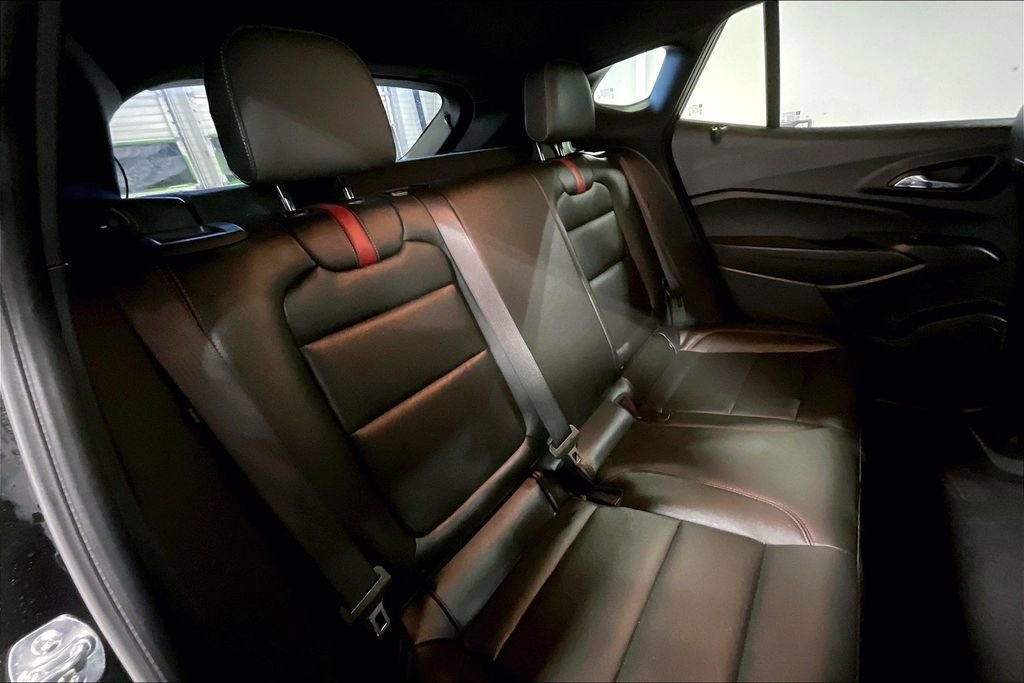 Used 2025 Chevrolet Trax RS w/ Sunroof Package image 37