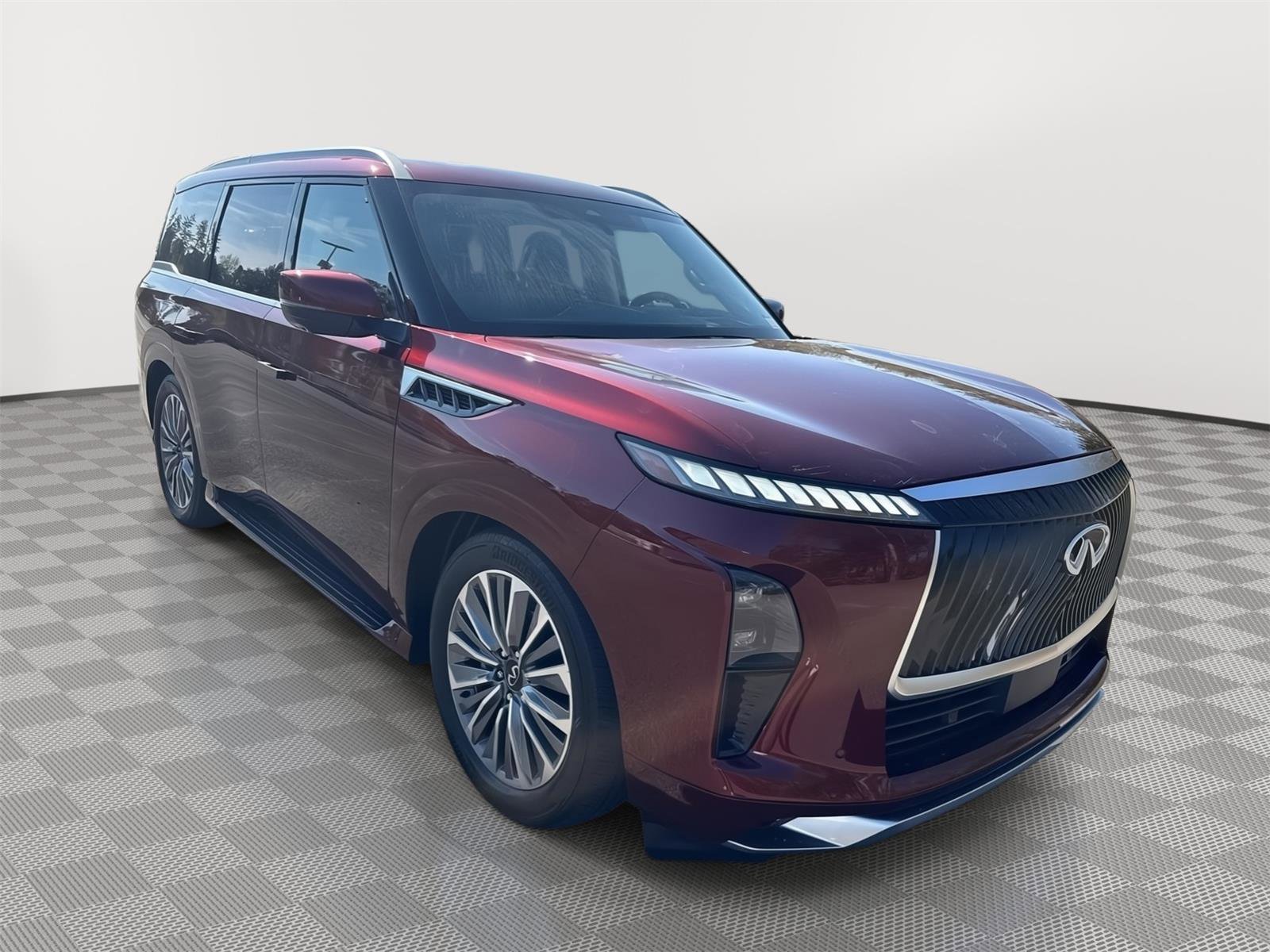 Certified 2025 INFINITI QX80 Sensory image 4