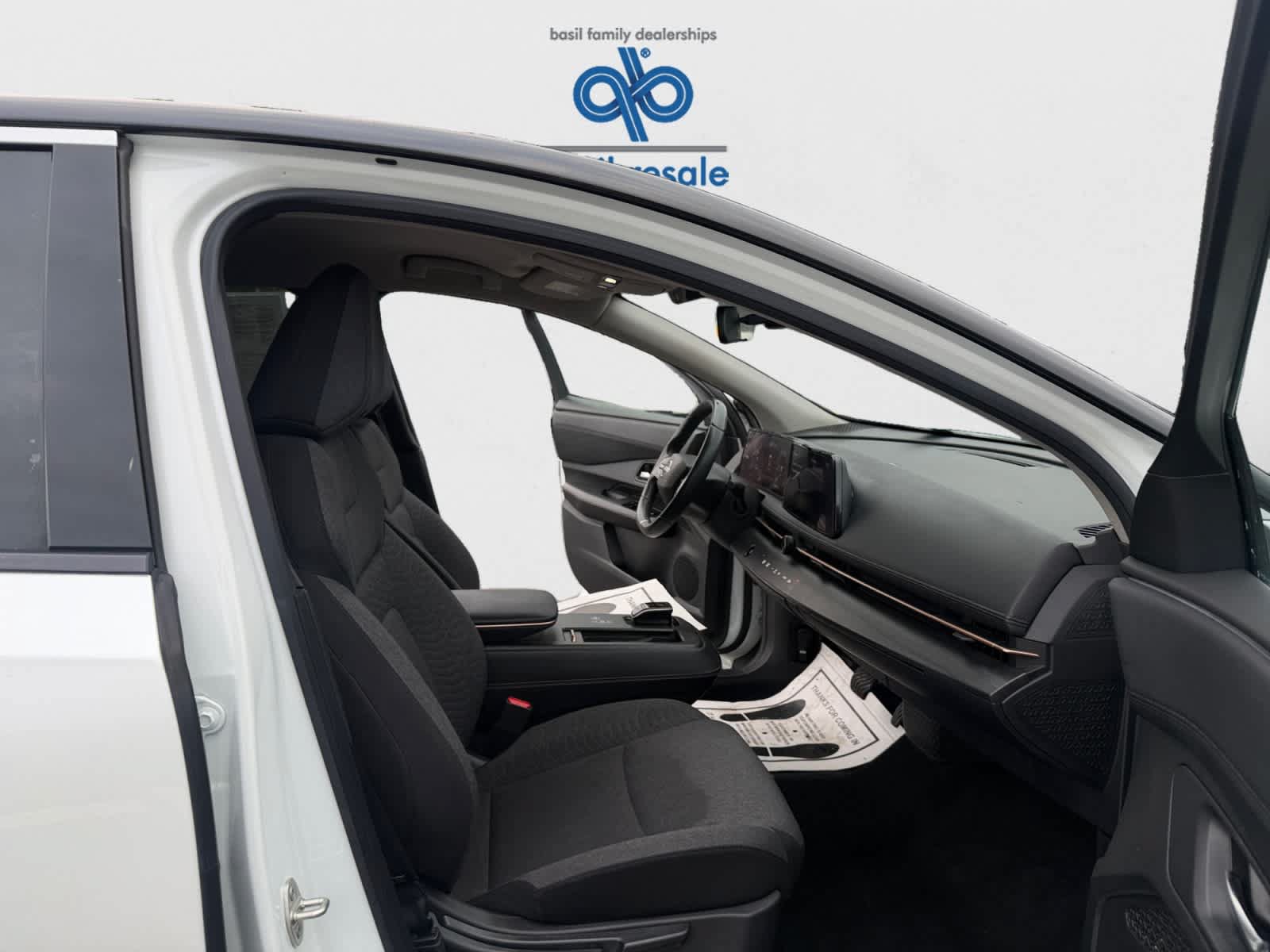 Used 2023 Nissan Ariya FWD image 23