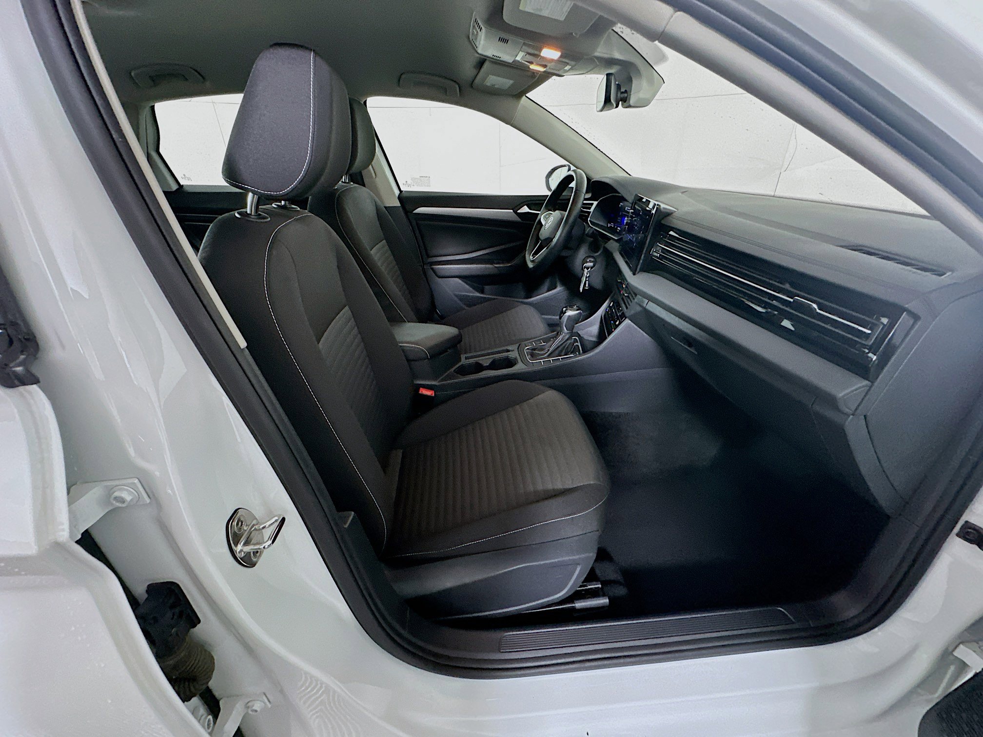 Used 2025 Volkswagen Jetta S image 30