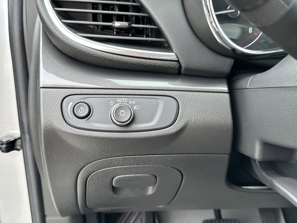 Used 2021 Buick Encore Preferred FWD image 18