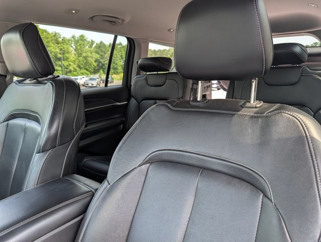 Used 2022 Jeep Grand Cherokee L Limited AWD/4WD image 12