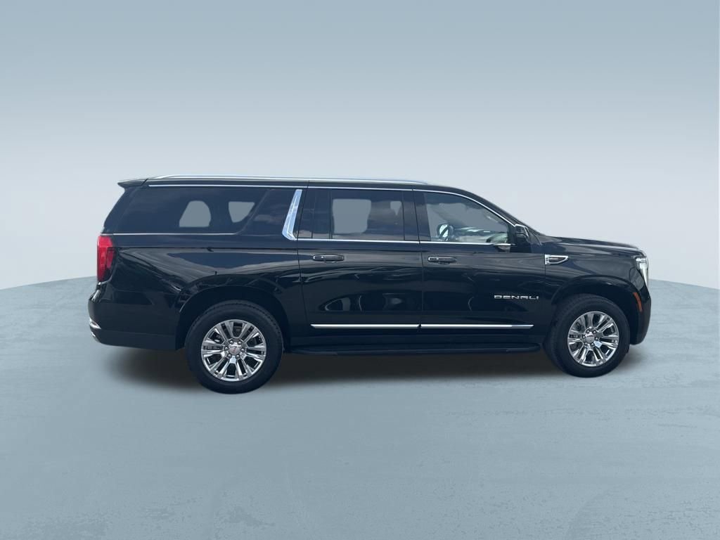 Used 2025 GMC Yukon XL Denali AWD/4WD image 9