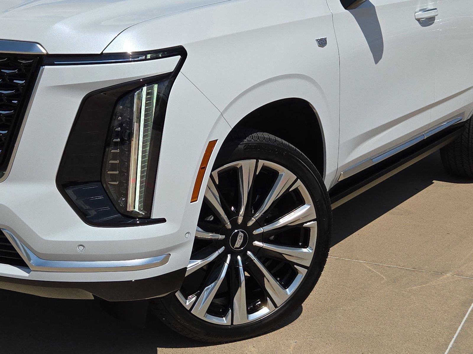 New 2026 Cadillac Escalade Luxury w/ Touring Package AWD/4WD image 7