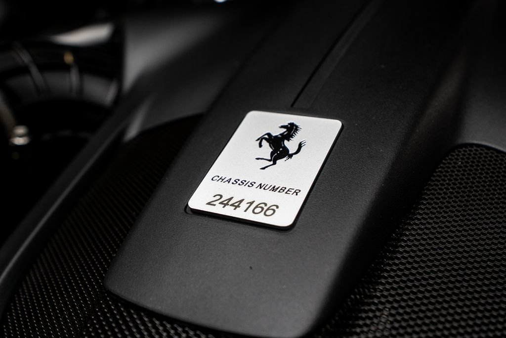 Used 2019 Ferrari Portofino RWD image 38