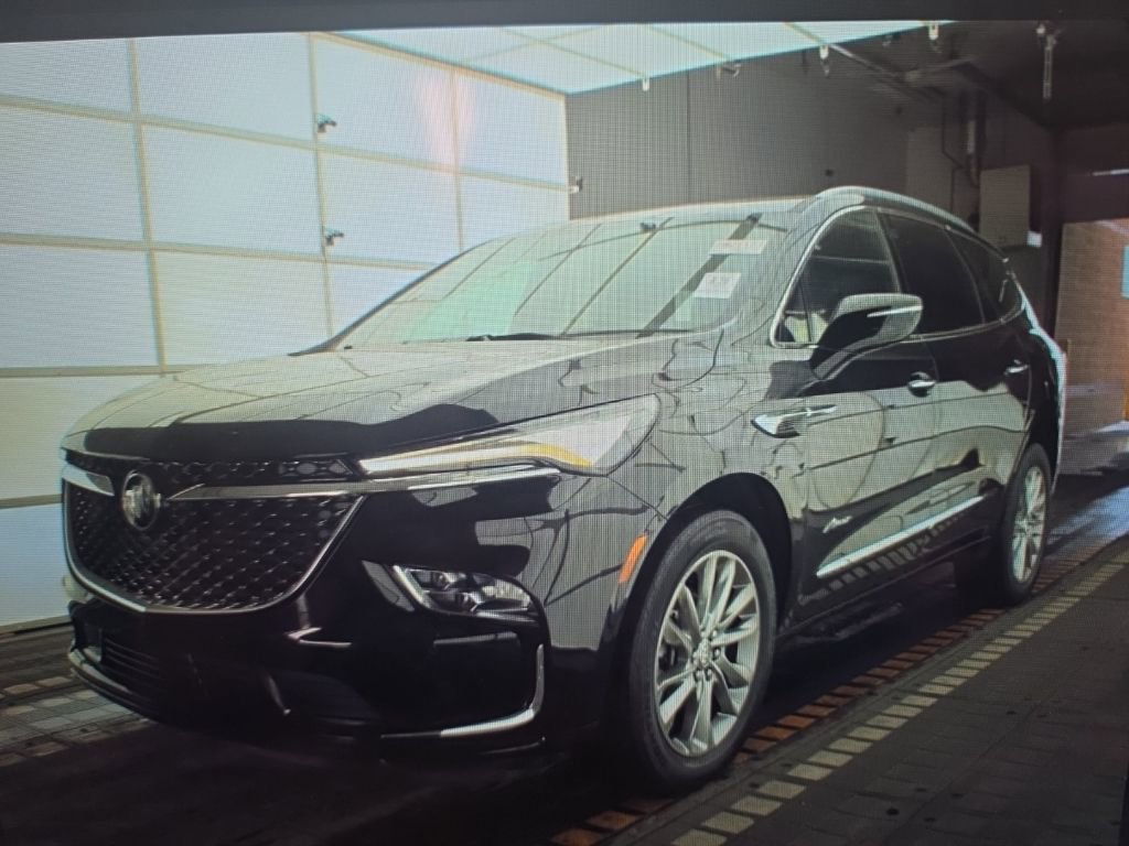 Used 2023 Buick Enclave Avenir w/ Avenir Technology Package video 2