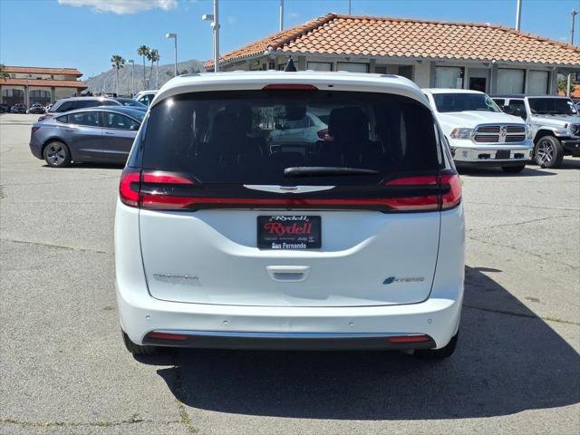Certified 2023 Chrysler Pacifica Touring-L FWD image 7