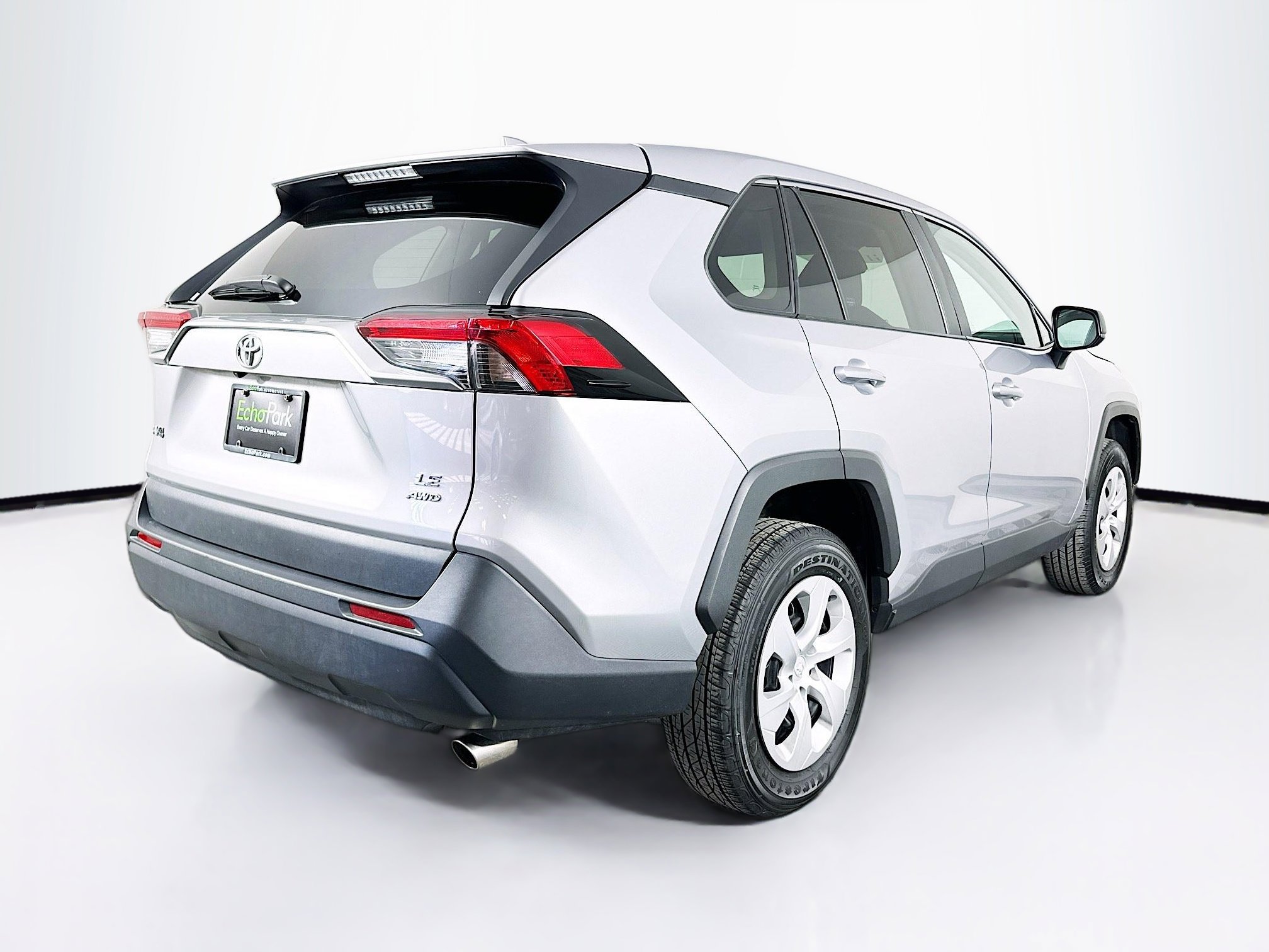 Used 2024 Toyota RAV4 LE image 9