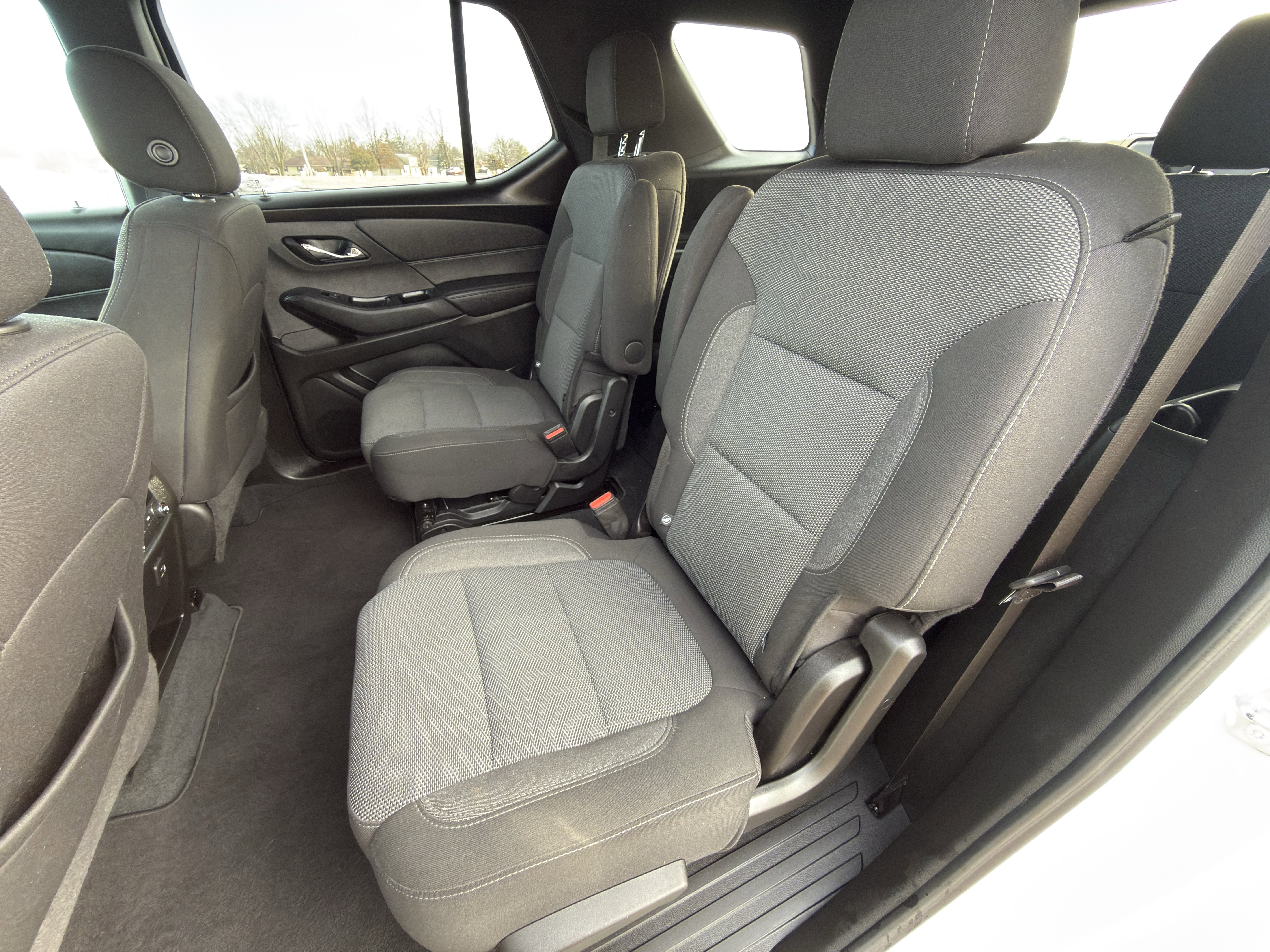 Used 2022 Chevrolet Traverse LT image 13