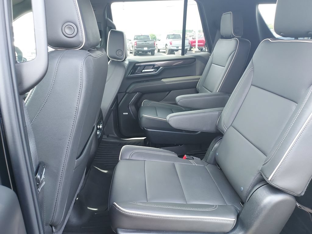 Used 2026 GMC Yukon Elevation AWD/4WD image 14