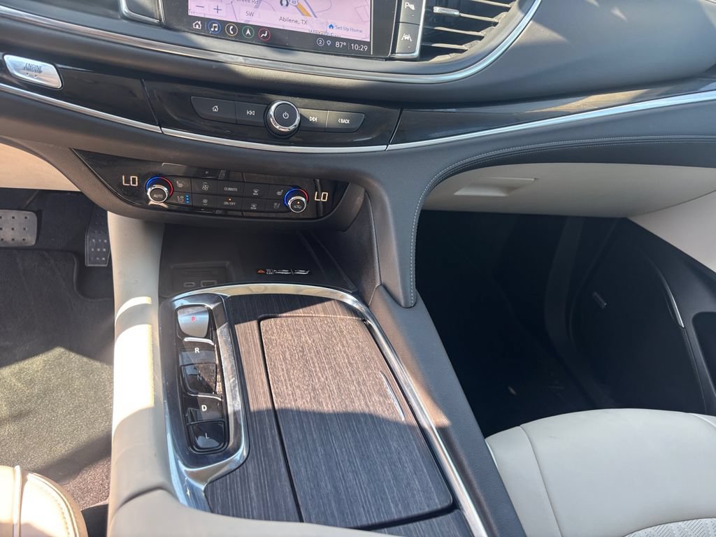 Used 2022 Buick Enclave Avenir FWD image 23