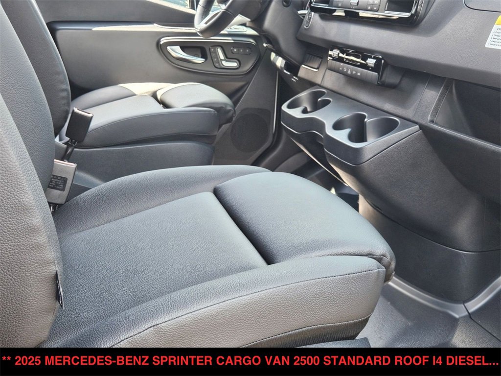 Used 2025 Mercedes-Benz Sprinter 2500 image 19