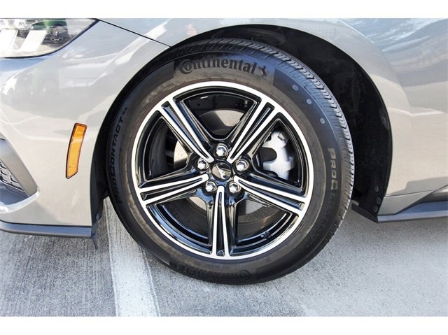 Used 2025 Ford Mustang Coupe image 30