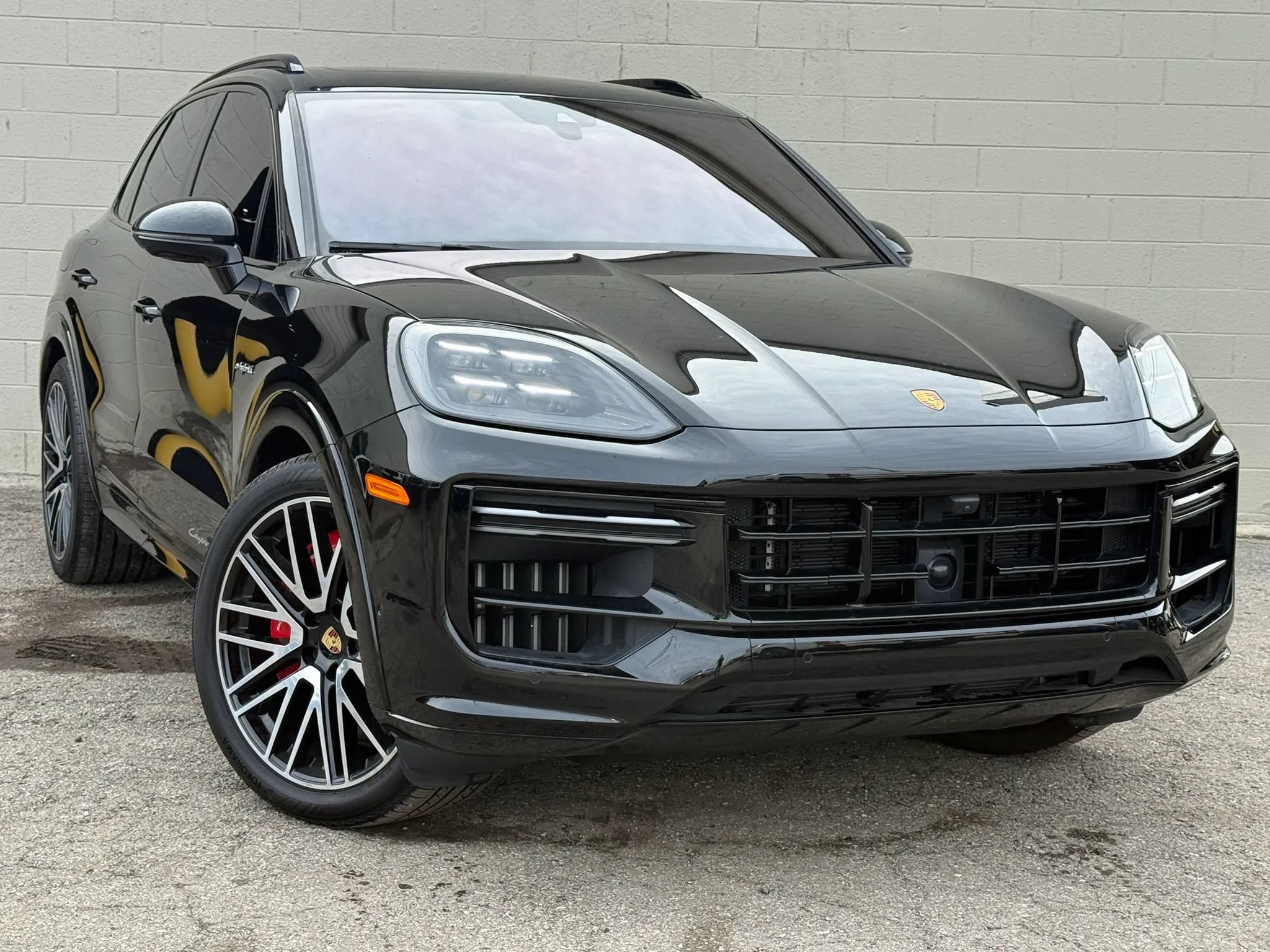 Used 2024 Porsche Cayenne Turbo AWD/4WD image 27