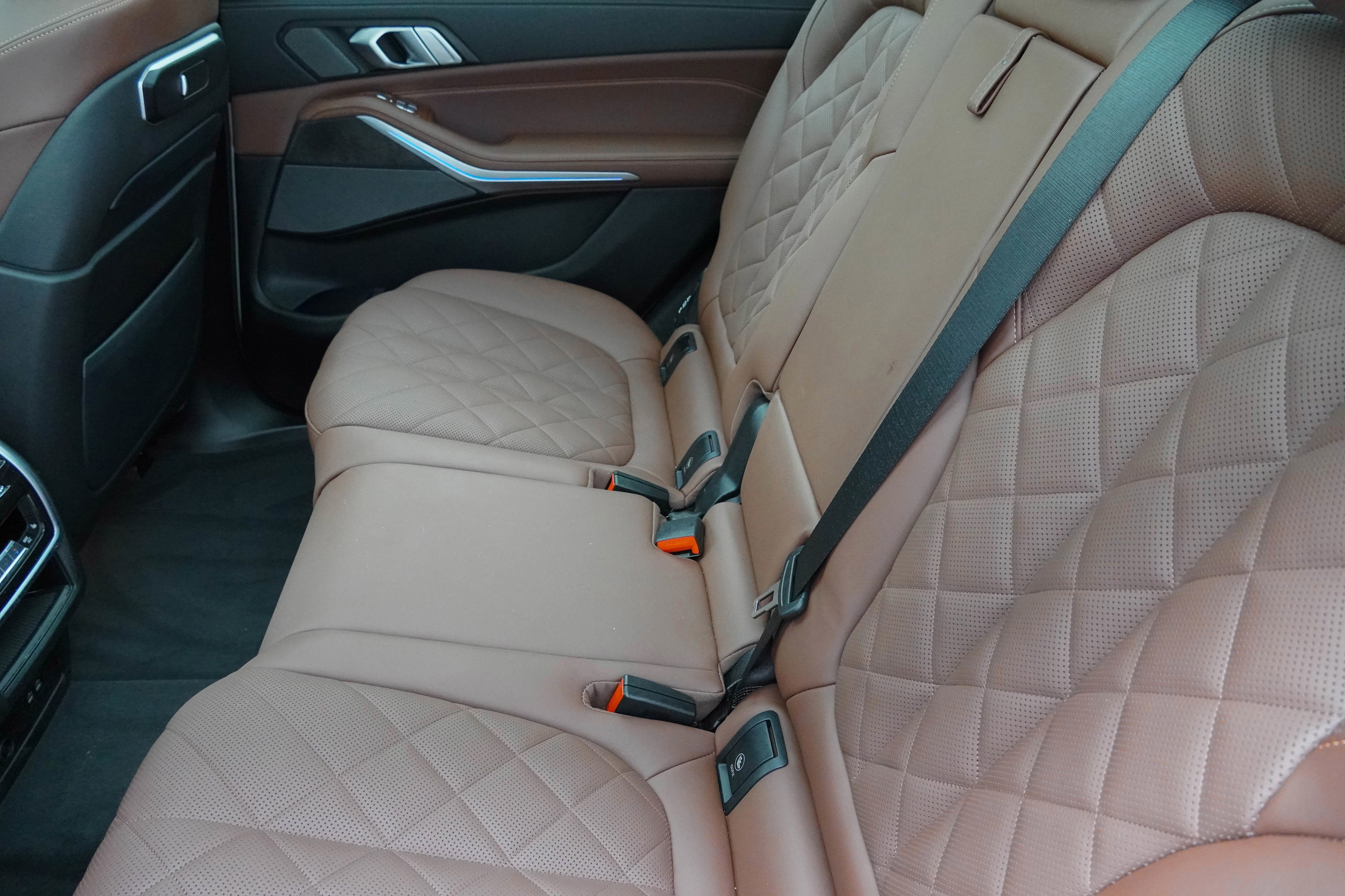 Certified 2024 BMW X7 xDrive40i w/ Premium Package image 37