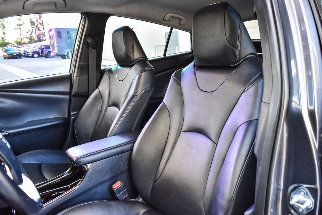 Used 2018 Toyota Prius Prime Premium w/ Carpet Mat Package image 24