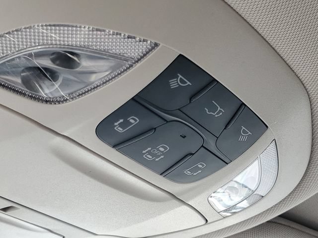Used 2024 Chrysler Pacifica Touring-L FWD image 25