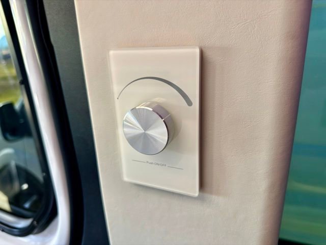 Used 2023 Mercedes-Benz Sprinter 2500 image 37