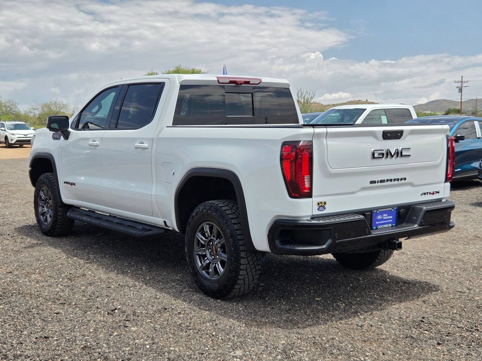 Used 2026 GMC Sierra 1500 AT4X w/ LPO, Black Badging Package AWD/4WD image 8