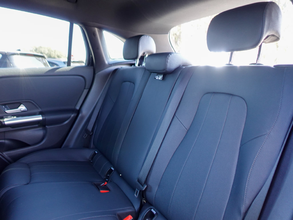 Used 2025 Mercedes-Benz GLA 250 image 23
